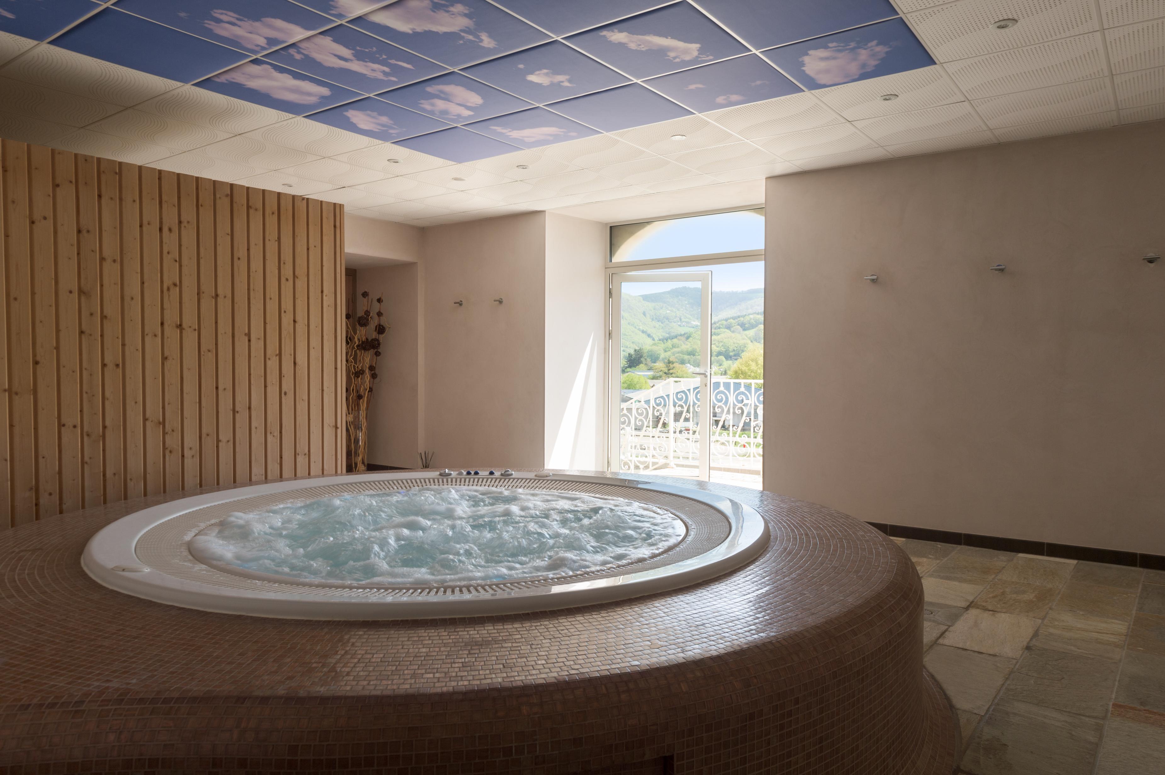 Hotel Château De La Falque, The Originals Relais 3*